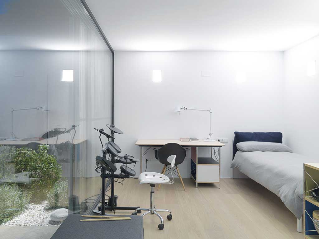 Casas transparentes. Dormitorio.